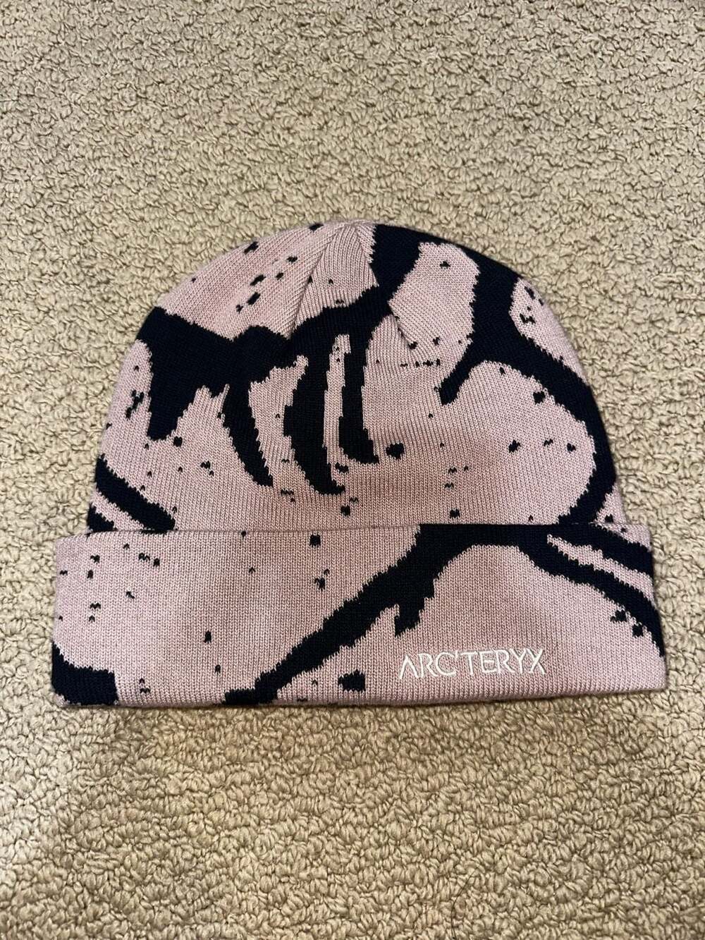 Arc'Teryx Grotto Toque “LIGHT VELVET SAND/BLACK SAPPHIRE” Abstract Beanie Hat